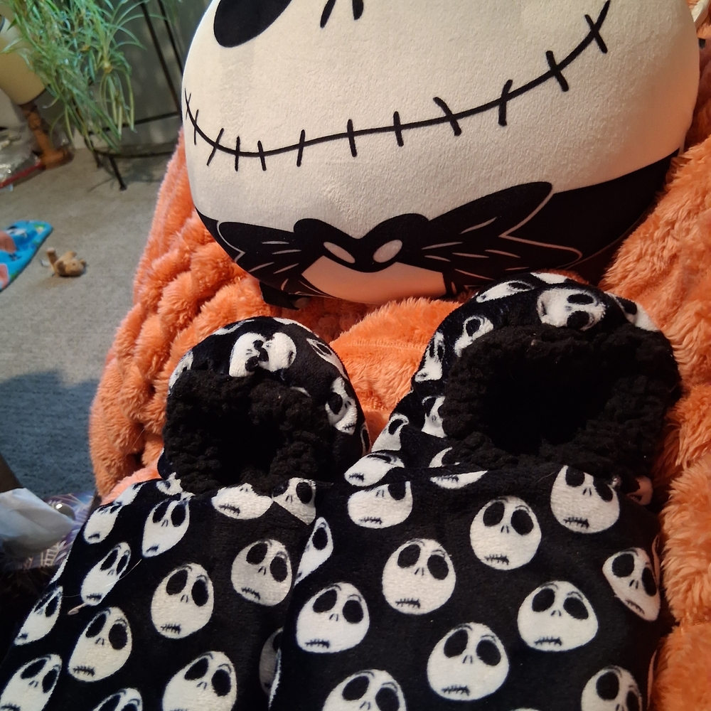 Charming Black and White Skull Pillow And Slippers. NIGHTMARE BEFORE CHRISTMAS